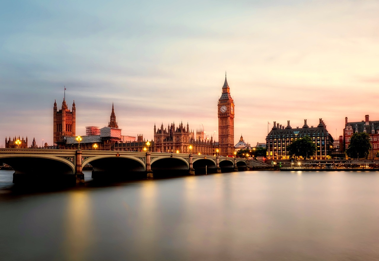 London cityscape - iconic destinations on GoBritainTravel tours